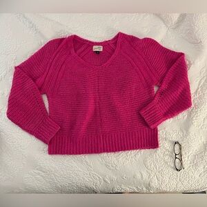 Universal Thread Women's V-Neck Sweater in Vibrant Pink